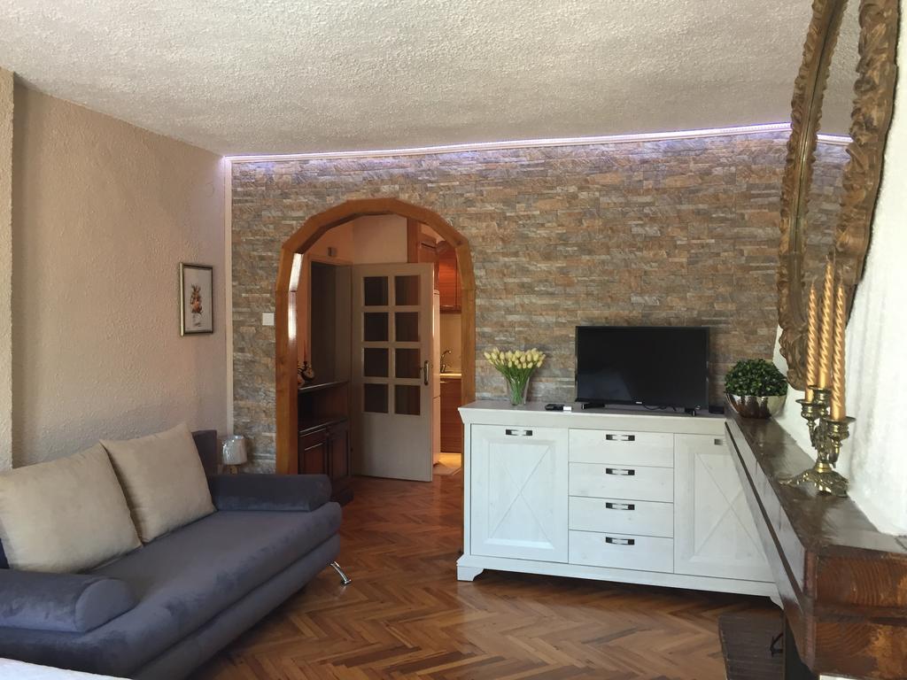 Apartment Lara *
